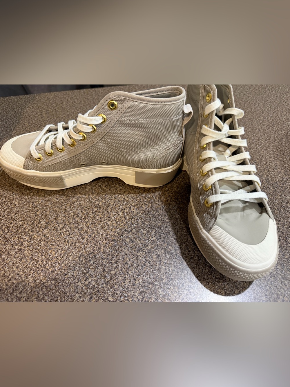 NEW - Adidas Nizza Trek Platform
Sneakers Size 7.5.